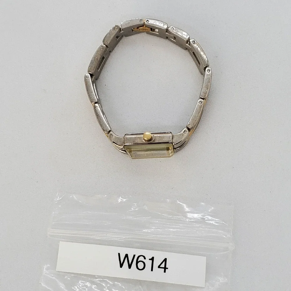 Liz Claiborne‎ Women's Watch 18MM Gray Dial Gray Gold Bracelet 5.75